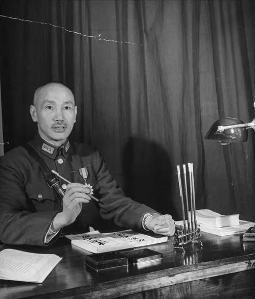 蒋介石曾言：世上只有两人能取代我，除了毛主席，另一人是谁