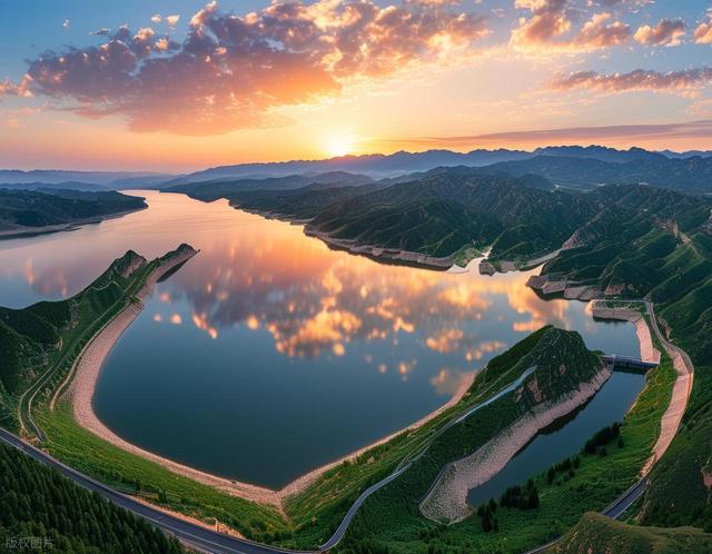 距离北京只有200公里的避暑旅行地，气候比承德凉爽比北戴河更近