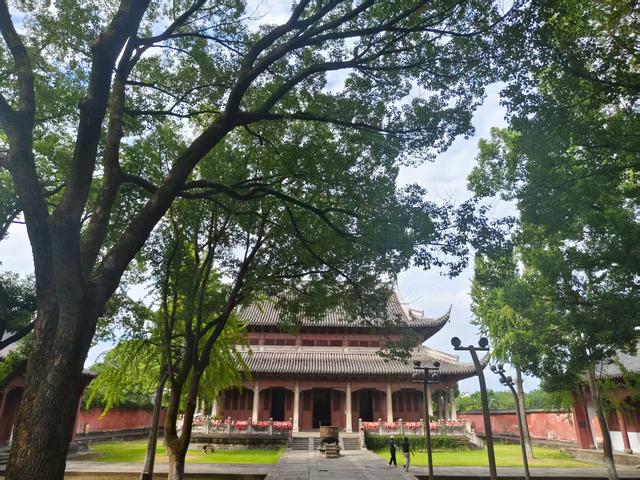 国庆中秋假期，去盐官古镇一游到底值不值？
