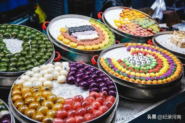 这个夏天百年历史的开封火车站迎来了旅游客流的火爆高峰,