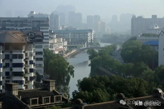 这条河边老街的“慢生活”：他们沿用数十年前的方式，一晃半生