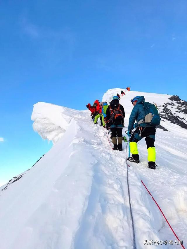 31岁男子雪山坠亡后续，尸体撞击崖底碎石惨烈，犯了三个致命错误