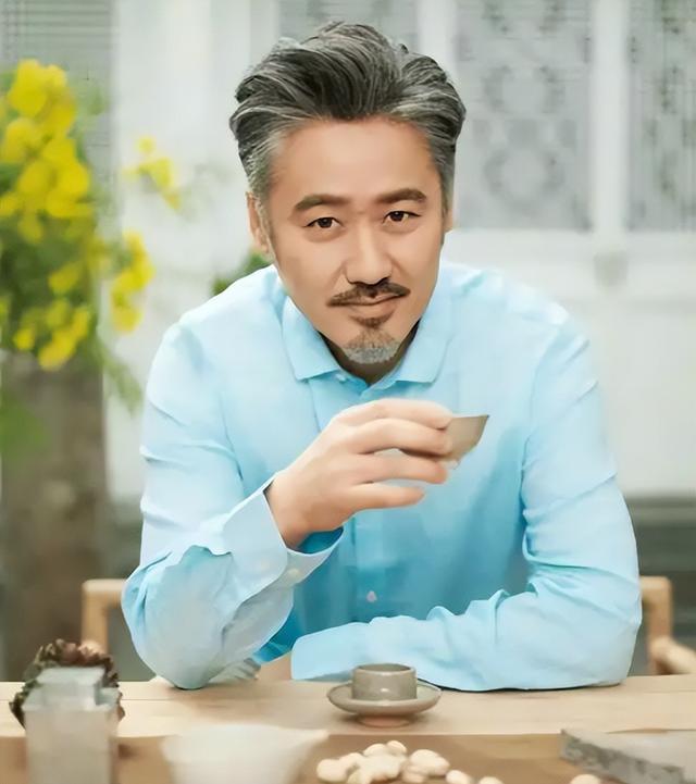 善恶终有报！移居英国仅2年，57岁吴秀波再迎噩耗，步李易峰后尘