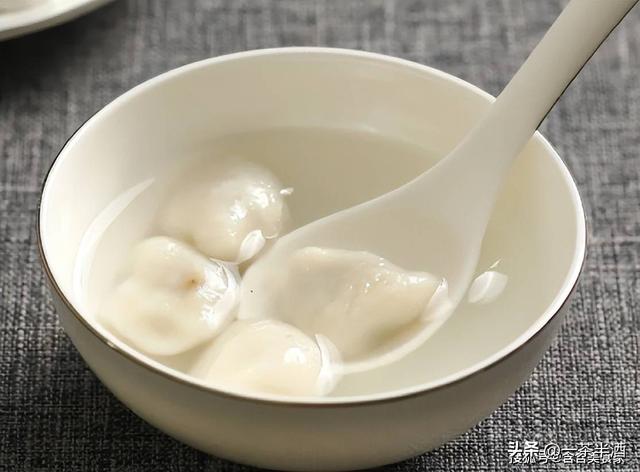 自驾营地：云南昭通市免费床车房车自驾露营地停车场主要景点美食