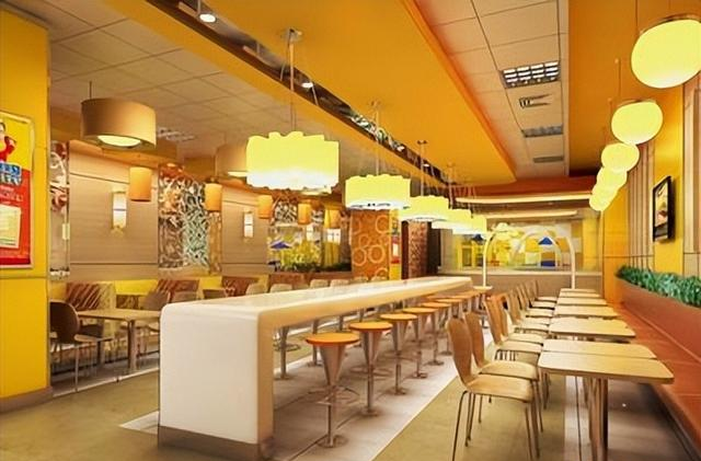 要么汉化、要么破产，西方餐入侵中国40年，为啥会从高傲变成讨好