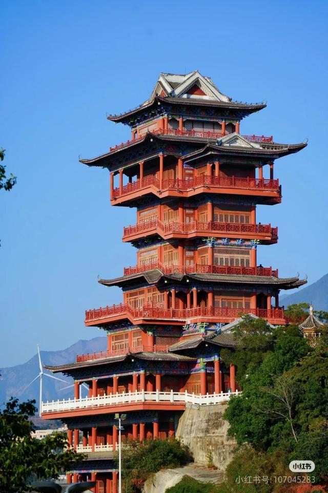 比西昌人少，比昆明更近！高铁直达20℃小众春城，赏花摘果泡温泉！3元草莓吃到撑~