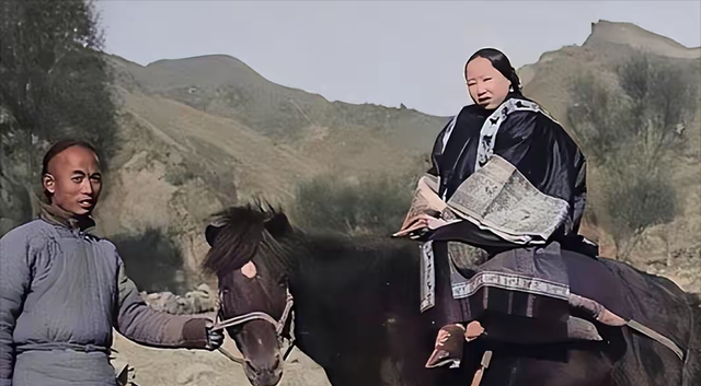 清末老照片：名妓果然是名妓，比后宫佳丽好看太多，富太太也追星