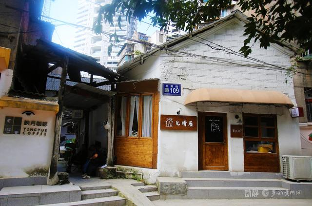 贵阳巷里走丨岳英街：岁月晕染的生活诗行