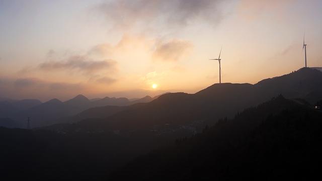 近千名徒步爱好者漫步敬南镇白河村 沉浸式感受布依寨魅力
