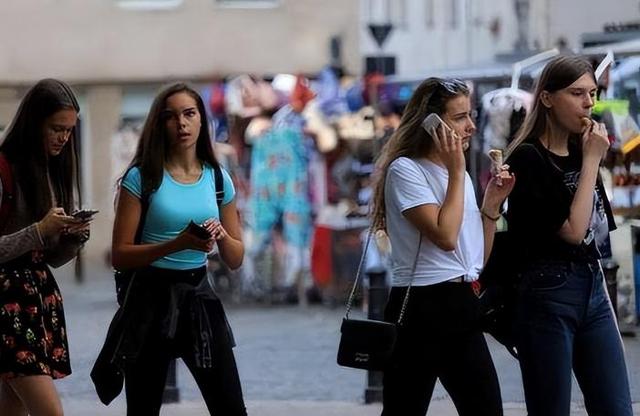 立陶宛为啥被称为“欧洲淫窟”？一起去瞧瞧这个可悲的中欧小国 第12张