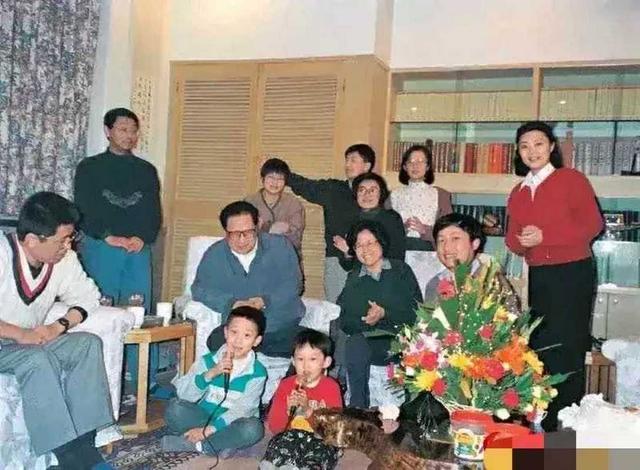 他是中央组织部原部长，69岁官至正国级，如今长子是全国政协委员