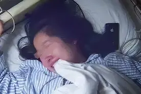 那个两次跪求剖腹产被丈夫拒绝从医院5楼跳下的孕妇，已离开7年了图片