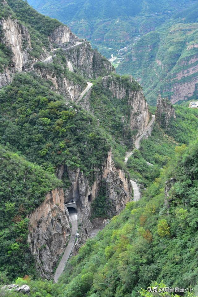 太行山平顺县的天路