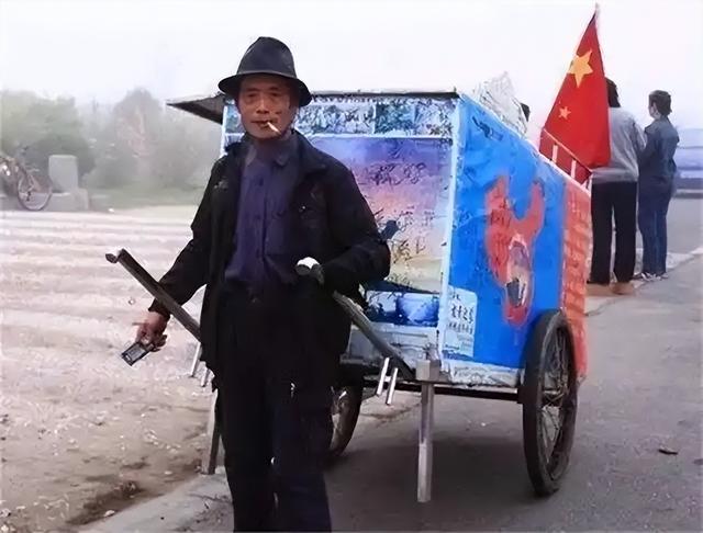 24岁宁波小伙徒步旅行，35年走了30万公里，最终于他乡结束一生！