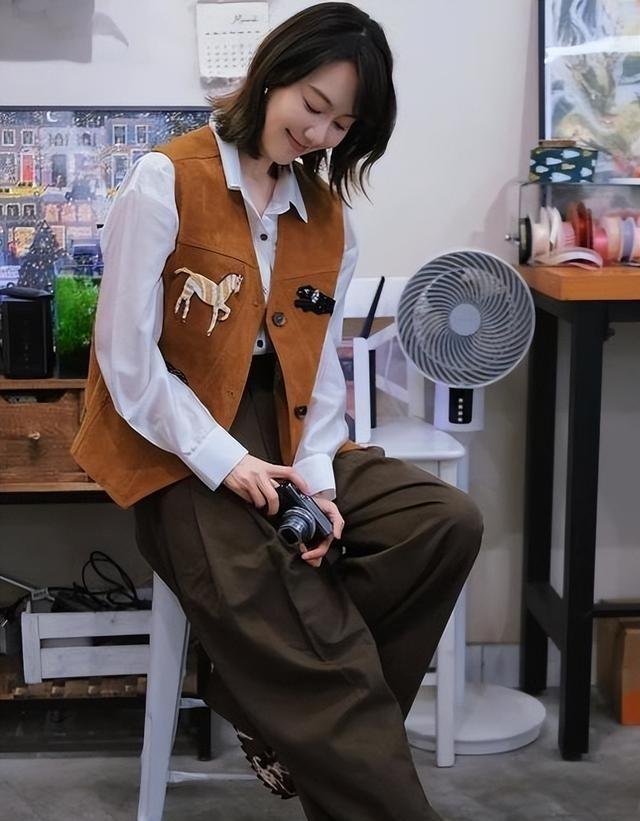 讨好大佬，陪睡上位，遭央视“开除”	，她身上的标签哪个才是真的