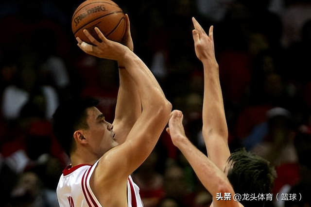 公认的亚洲第一中锋，美媒晒出姚明在NBA六场经典战役的数据！