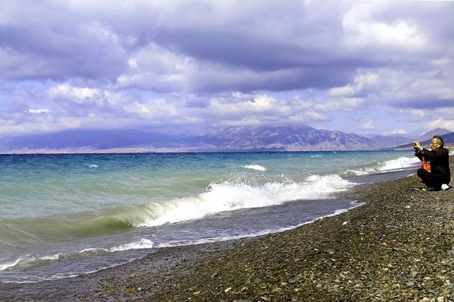 游新疆净海赛里木湖