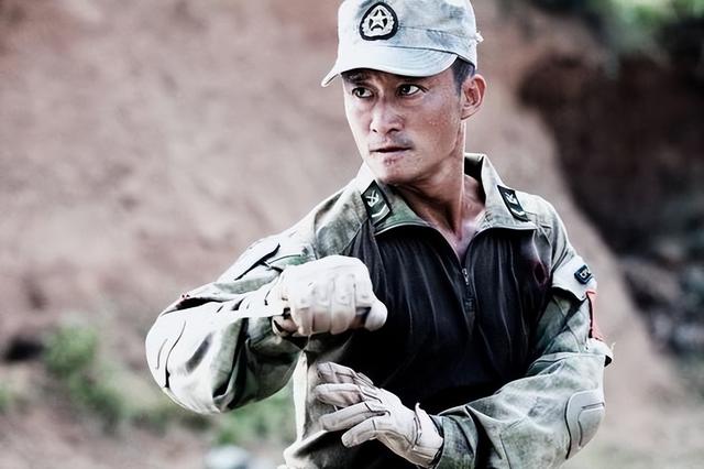 破防了！"假爱国"风波3年，51岁吴京人财两空，而他受邀观礼阅兵