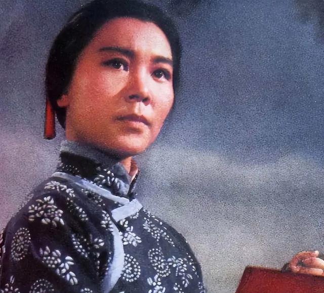 被日寇碎尸的茶馆老板娘!40年后惊揭:她是藏在烟火里的抗日利刃