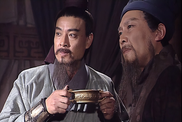 马谡其实只是替罪羊！诸葛亮真正想杀的是马谡背后的靠山，他是谁