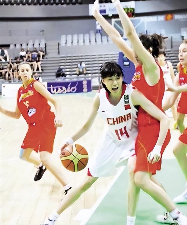 败类！中国女篮最“无耻”叛徒！装病偷入日籍，认日本富商做干爹
