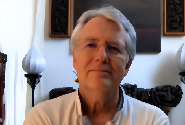 新加坡总统公开警告中国：要想世界和平，中国得放弃一样东西