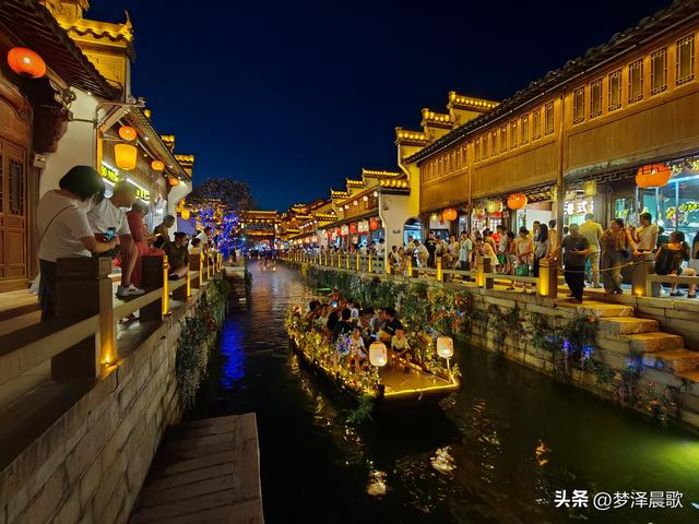 湖北云梦：万盏华灯映水街 祥云湾畔夜未央