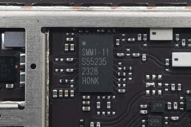 高达1999元售价是怎样的用料做过水准？中兴U60 Pro 5G随身WiFi拆解