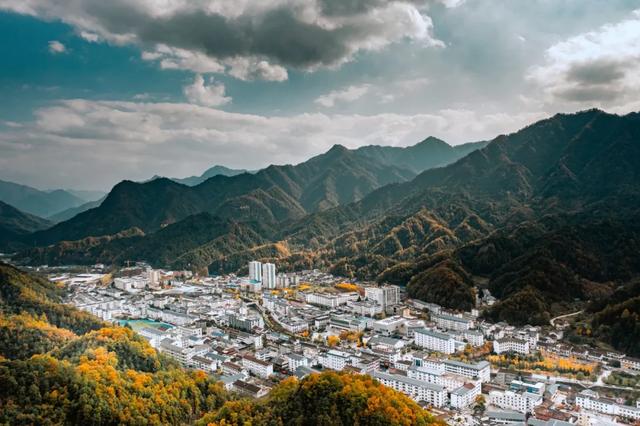 住下来，才懂秦岭的秋：留坝小城5日慢行指南