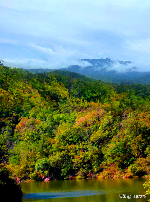 秋意正浓！是时候来石家庄平山开启一场秋日徒步了