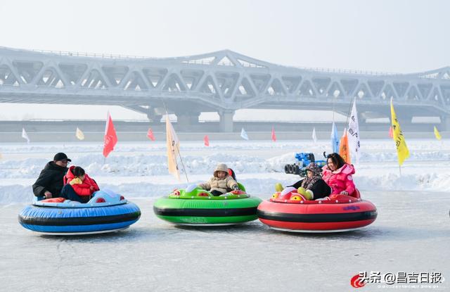 视觉·昌吉 | 昌吉“丝路冰城”火了！冰雕、驯鹿、雪地摩托，解锁冬日浪漫