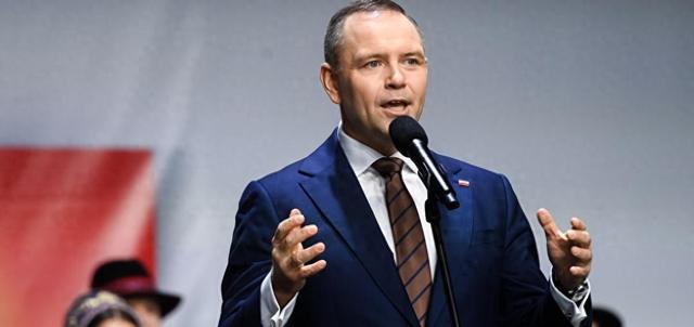 普京身穿军装，现身军演现场，美印罕见全部入场！唯独少了中国？