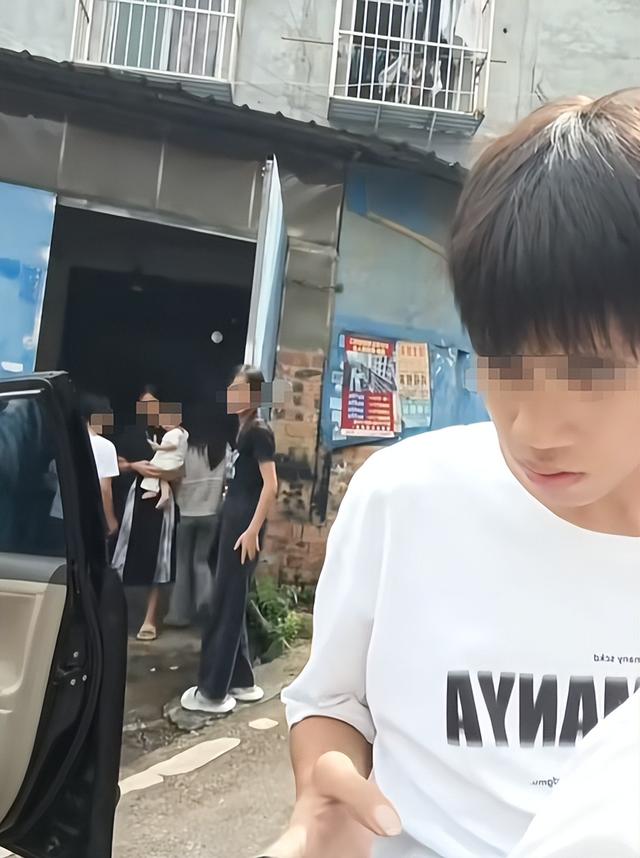 广西体育生宁宇华离世！年仅17岁，长相帅气，死因惋惜母亲太绝望