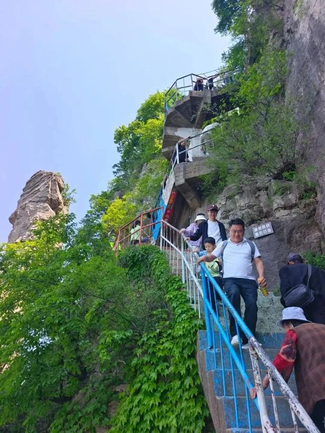 山东超低调宝藏小城，不仅有“天下第一崮”，还有“华夏第一大裂谷”！