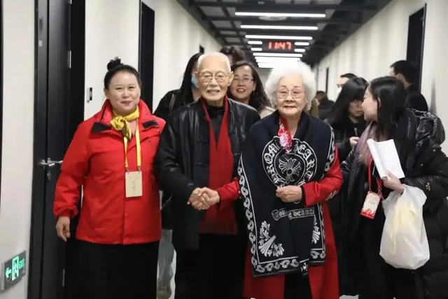 陶玉玲追悼仪式!众老戏骨现身 89岁李明启痛哭 张光北透露住院细节