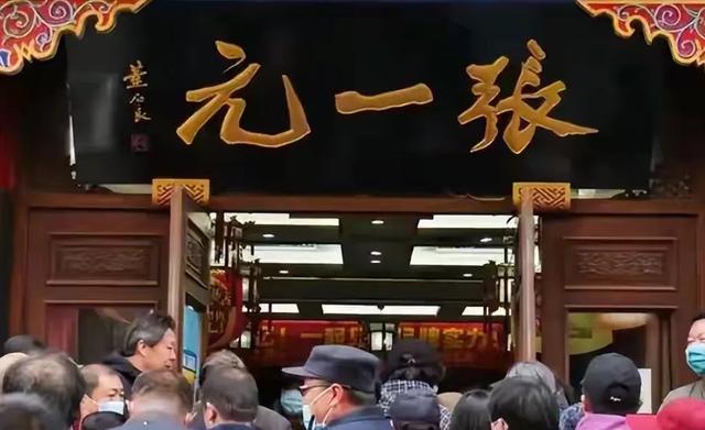 大量日本游客涌入北京，打着旅游幌子不去旅游不吃美食，为啥来