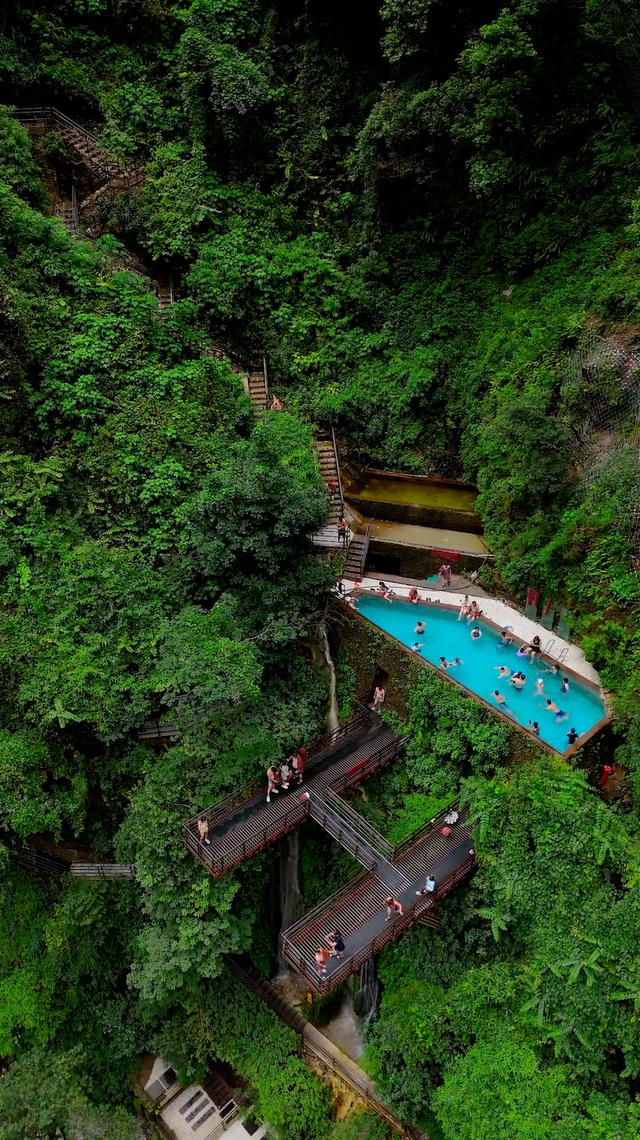 比西昌人少，比昆明更近！高铁直达20℃小众春城，赏花摘果泡温泉！3元草莓吃到撑~