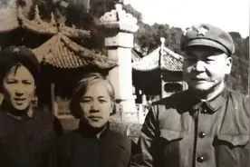 78年55军6万兵力集结凭祥市，5000越军不退反进，朱月华：剥竹笋图片