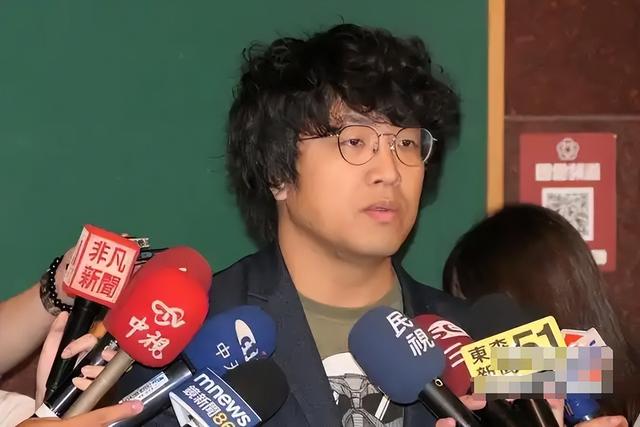 潜伏在中国的反华家族，靠大陆收入上亿，如今下场大快人心！