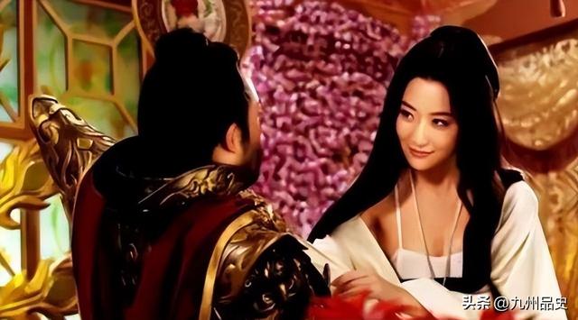 只因长得太美，她先后被6人轮番霸占60年，48岁依然被人争抢宠爱