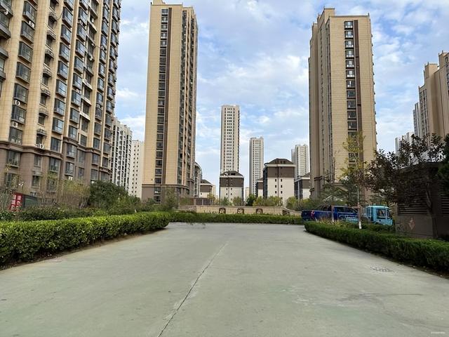 曹德旺预言要成真？若不出意外，2026年房地产将面临5大转折