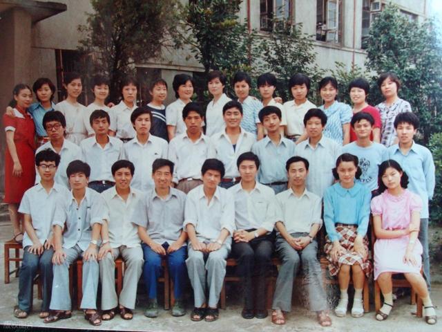马云：时代弄潮儿的传奇人生