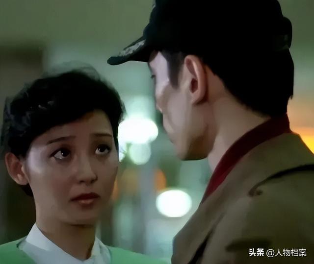 徐帆回应离婚五个月后，冯小刚再惹争议，养女徐朵竟成了导火索