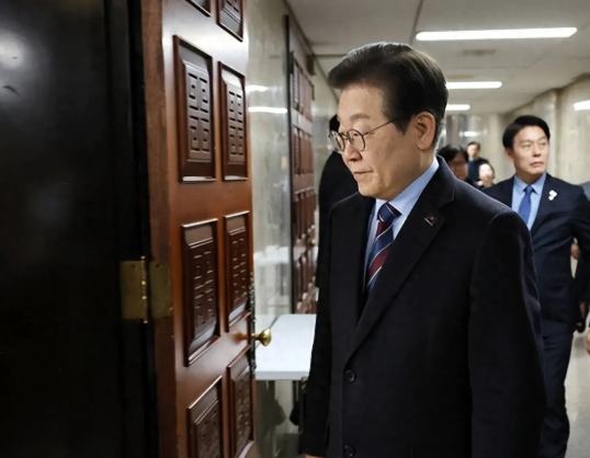 韩国外长一番话惹到了中国，李在明紧急出面解释：韩外长说的话，不是这个意思！特朗普失算了？
