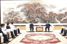 张超超赴京与中国石油化工集团有限公司董事长马永生进行工作会谈图片