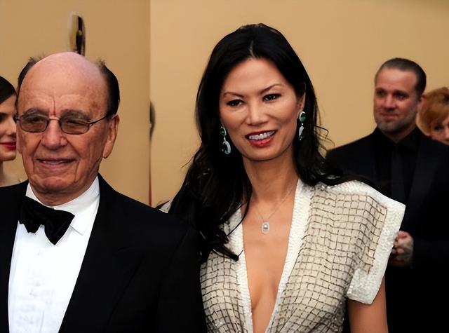 睡完首富睡总统：从小妹到顶级名媛，靠男人捞到268亿，她凭啥？