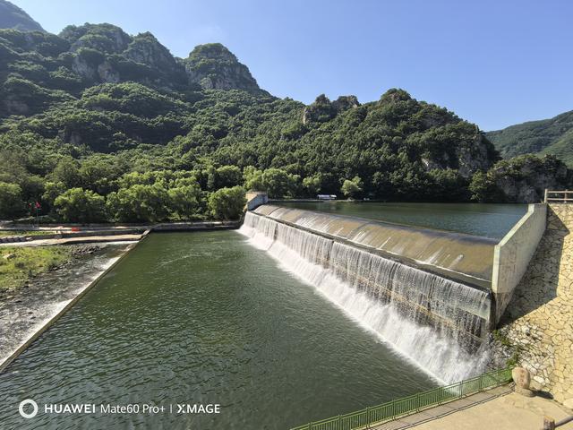 冰峪沟山青水秀不枉此行，景区里零碎收费感觉欠佳