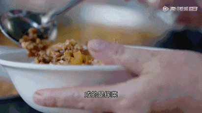人少景美的宝藏小县城：藏着绝美海岛，一半草原一半海