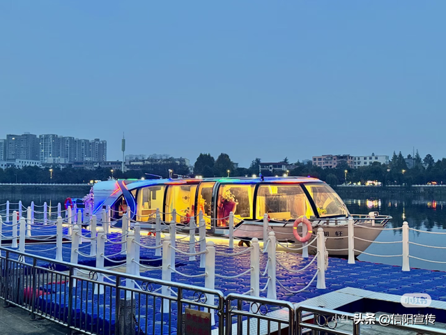 辞家千里，最念是信阳