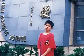 岁月是把杀猪刀，青葱岁月一去不复返，国羽奥运冠军超级丹真的老了！图片